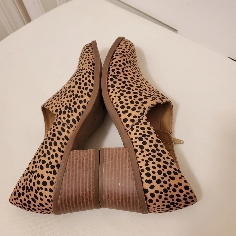 NWOB Maurices Amanda Leopard Stitch Low Side Shootie Size 8.5
